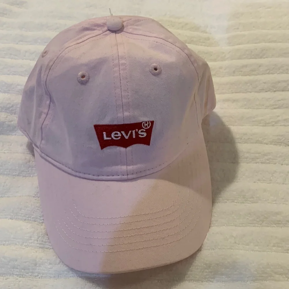 Levi’s Girls Pink Baseball Style Cap/Youth sizing/7.5” across(width)/Adjustable.